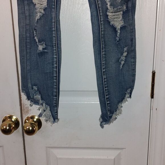 Rue21 High Rise Ankle Super Distressed Jeggings Sz 6 - Picture 2 of 11